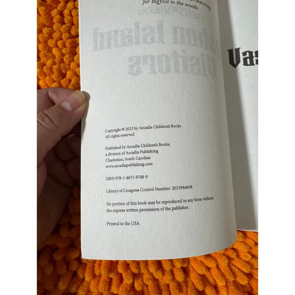 Vashon Island Visitors (Creeps & Shrieks) Paperback 2023 by Stacia Deutsch - Picture 4 of 4